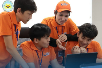 Фотография к новости: 1,5 млн тенге получили студенты за IT-разработку для банков