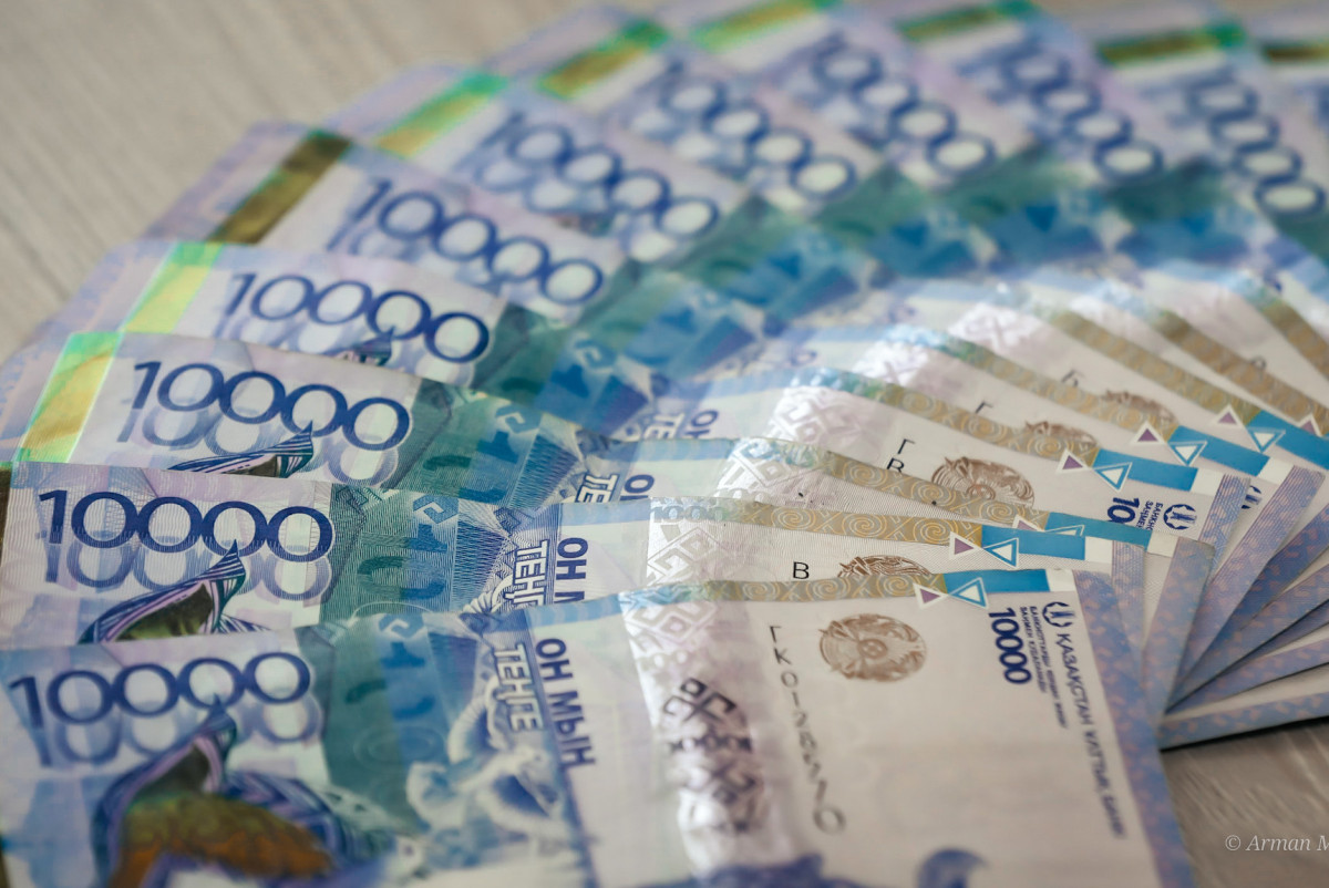 Казахстанцев предупреждают о наплыве поддельных купюр