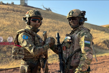 Фотография к новости: Бойцы спецназа армий Казахстана и Узбекистана отрабатывают ликвидацию боевиков