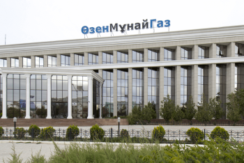 Фотография к новости: Руководство "Озенмунайгаз" ведёт переговоры с бастующими в Жанаозене работниками