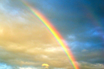 Чудесные радуги создают туманные пушки в китайском Чэнду