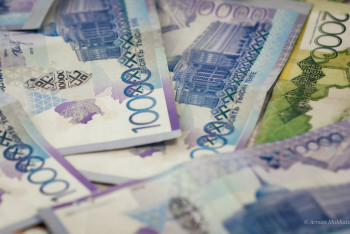 Фотография к новости: Бухгалтеров школы в ВКО подозревают в хищении более 100 млн тенге