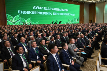 Фотография к новости: Не допустить обвала цен на собранный урожай поручил Глава государства