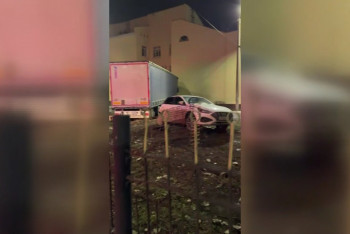 Фура врезалась в школу в Уральске