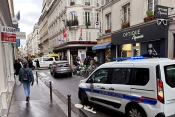 Фотография к новости: В Париже мужчина захватил заложников в ресторане