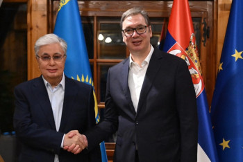 Фотография к новости: Токаев сделал необычный подарок президенту Сербии