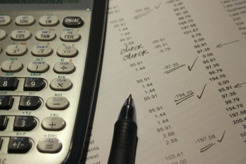 Фотография к новости: Кого освободят от сдачи декларации о доходах объяснили в КГД