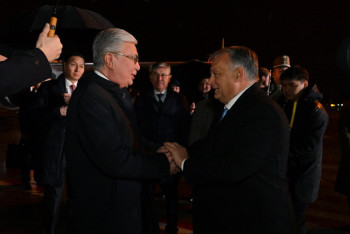 Фотография к новости: Касым-Жомарт Токаев прибыл в Венгрию