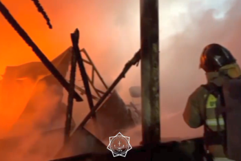 Мебельный цех горит в Алматы