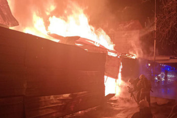 В Алматы предотвращен взрыв газовых баллонов и распространение пожара