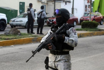 Неизвестные расстреляли людей в мексиканском баре, 6 человек убиты