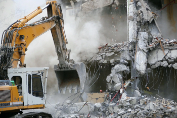 Фотография к новости: Десятки незаконно построенных зданий хотят снести в Алматинской области