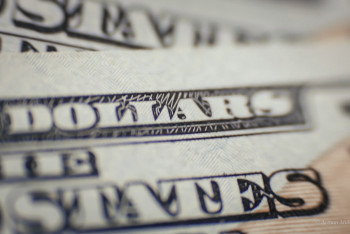 Фотография к новости: Доллар подорожал в обменниках крупнейших городов Казахстана