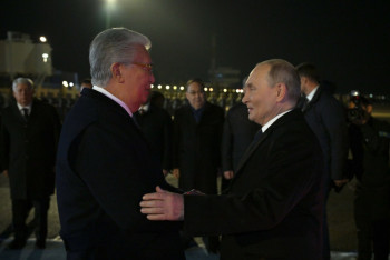 Токаев встретил Путина в аэропорту Астаны