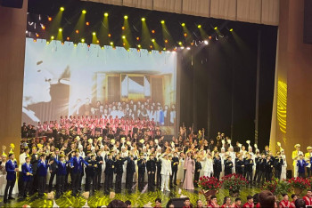 Фотография к новости: Президент поздравил музыкальную школу имени Ахмета Жубанова с 60-летием