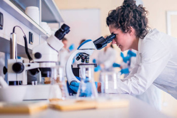 Фотография к новости: Миллионные выплаты получают молодые казахстанские исследователи за публикации своих трудов