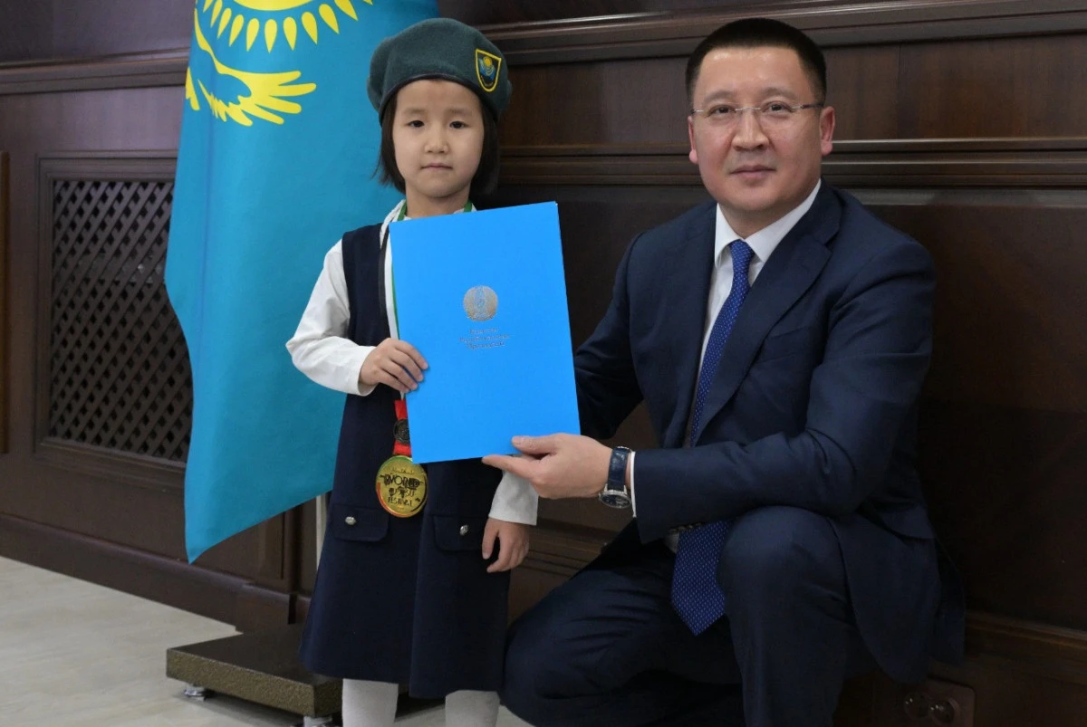 Хадия Кунаева и Асаин Байханов. Фото пресс-службы акимата Павлодарской области