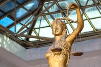 Фотография к новости: Чиновнику из Минсельхоза и его другу вынесли приговор в Костанае