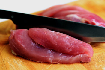 Фотография к новости: Сибирскую язву обнаружили на ножах продавцов мяса в Атырау