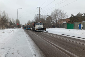 Фотография к новости: Более 700 машин задействовали в уборке снега в Астане