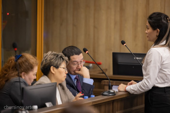 Фотография к новости: Адвоката Бишимбаева наградили медалью