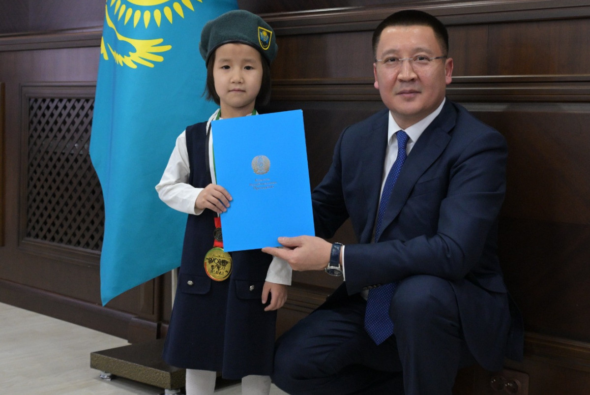 Хадия Кунаева и Асаин Байханов. Фото пресс-службы акимата Павлодарской области