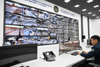 Фотография к новости: Президент посетил Центр оперативного управления в Актобе