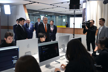 Фотография к новости: Президенту представили отечественные разработки в сфере искусственного интеллекта