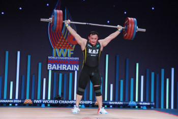 Фотография к новости: Казахстанский тяжелоатлет завоевал золото чемпионата мира