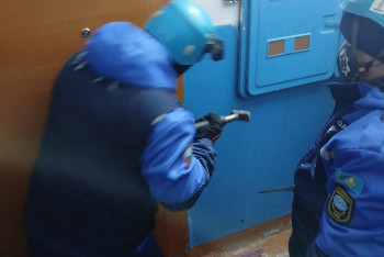 Фотография к новости: Запертую в квартире пожилую женщину спасли в Павлодаре