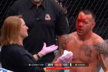 Фотография к новости: Врач остановил топовый бой UFC в весе Шавката Рахмонова