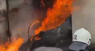 Грузовик сгорел в Алматы