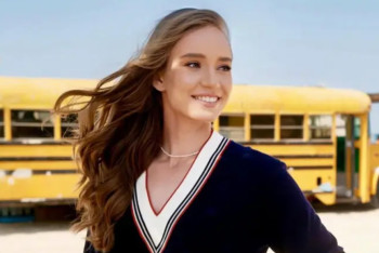 Фотография к новости: Сколько зарабатывает теннисистка Елена Рыбакина