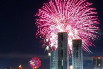 Фотография к новости: 31 декабря салют будет - Женис Касымбек о праздновании Нового года в столице