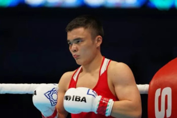 Фотография к новости: Танцующий боксёр с нокдауном выиграл медаль чемпионата Казахстана