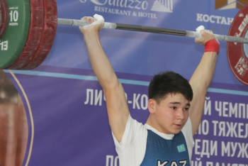 Фотография к новости: Казахстанец установил два рекорда и выиграл чемпионат Азии по тяжёлой атлетике