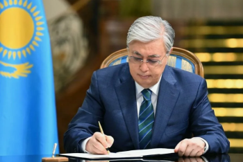 Фотография к новости: Токаев распорядился объявить 2025 год Годом рабочих профессий