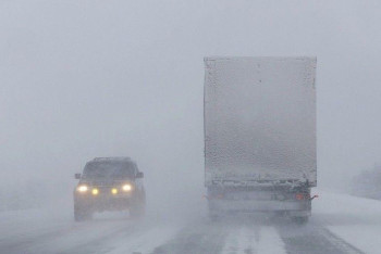 Фотография к новости: Ограничения ввели на дорогах в двух регионах страны из-за непогоды