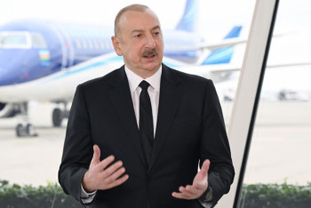 Фотография к новости: Президент Азербайджана наградил экипаж разбившегося под Актау самолёта