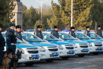 Фотография к новости: На новых машинах встретят Новый год полицейские в области Жетicу