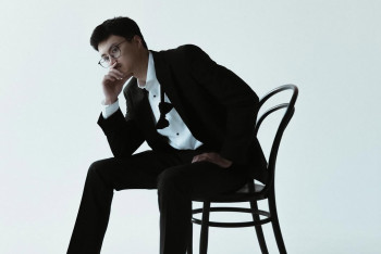 Фотография к новости: Известный пианист исполнил гимн Казахстана в Акорде