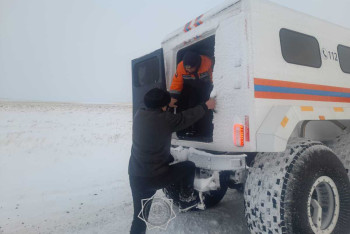 Фотография к новости: 11 человек вызволили из снежного плена в Актюбинской области