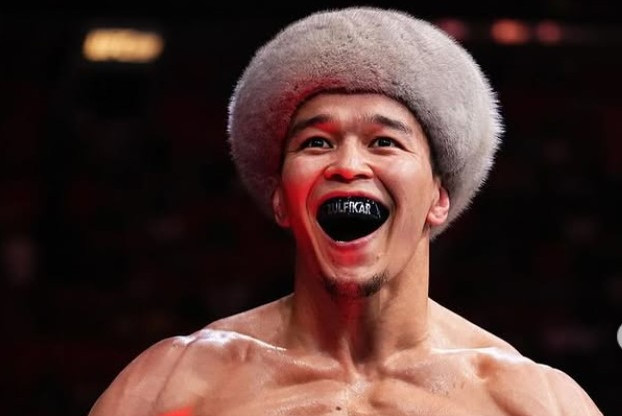 Фотография к новости: Официально объявлен топовый бой Асу Алмабаева в UFC