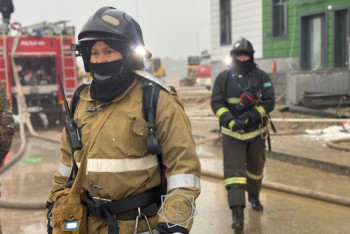 Фотография к новости: Новая школа загорелась в Таразе