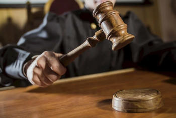 Фотография к новости: Руководителя департамента экологии осудили в ВКО за крупную взятку