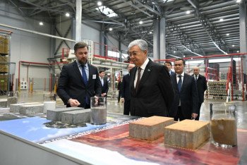 Фотография к новости: Президент ознакомился с объектами строительной отрасли