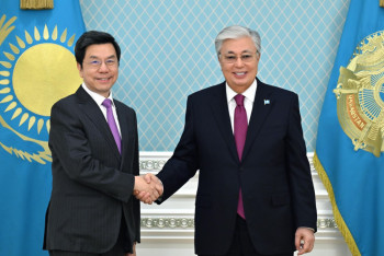 Фотография к новости: Токаев принял известного эксперта в области искусственного интеллекта