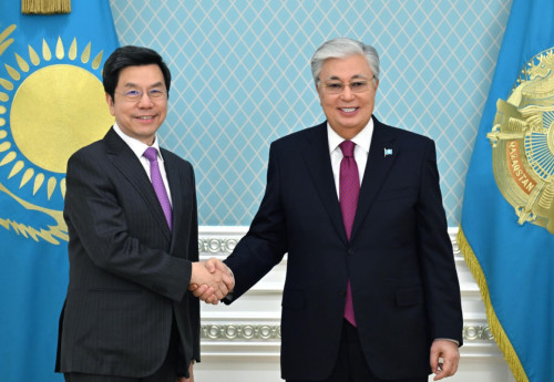 Фотография к новости: Токаев принял известного эксперта в области искусственного интеллекта