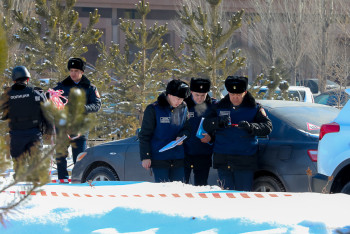 Фотография к новости: Столичные полицейские разыскали хулиганивших под новый год вандалов