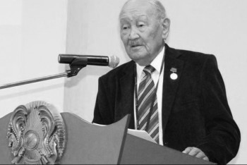 Фотография к новости: Токаев выразил соболезнования близким известного ученого-абаеведа Мекемтаса Мырзахметулы